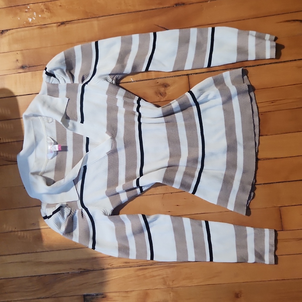 No Boundaries Long Sleeve Shirt Medium